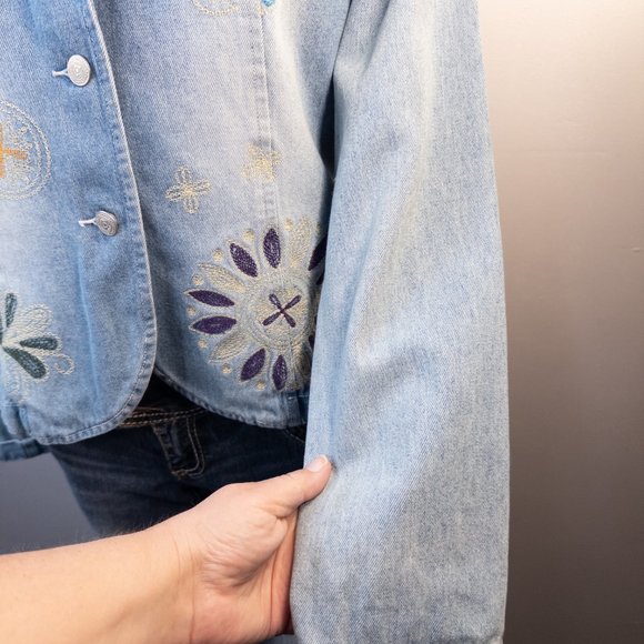 Clio Womens Size 12 Denim Jacket Vintage Floral Embroidered Light Wash Retro - Picture 8 of 9